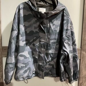 NWOT- Blue camo ladies wind jacket